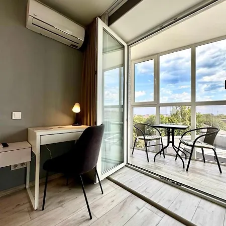 Apartpoltava: Business-Class Apartments with Panoramic Balcony in Prestigious New Building Exterior photo