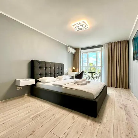 Apartpoltava: Business-Class Apartments with Panoramic Balcony in Prestigious New Building Exterior photo