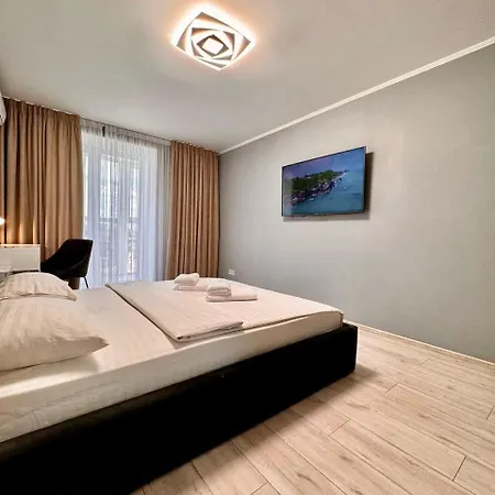 Apartpoltava: Business-Class Apartments with Panoramic Balcony in Prestigious New Building Exterior photo