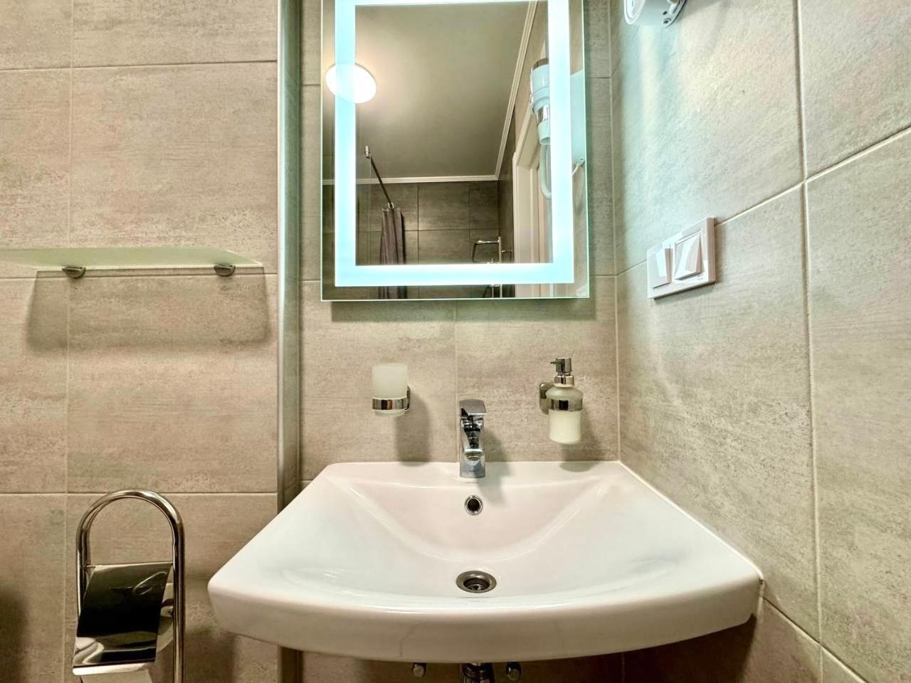Apartpoltava: Business-class With Panoramic Balcony In Prestigious New Building Apartment *